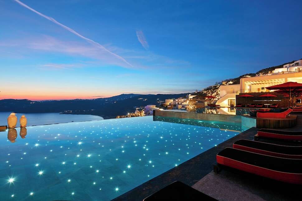 Ein Foto vom Pool im Myconian Avaton Resort