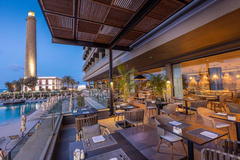 Een foto van de faciliteiten bij Faro Lopesan Collection Hotel