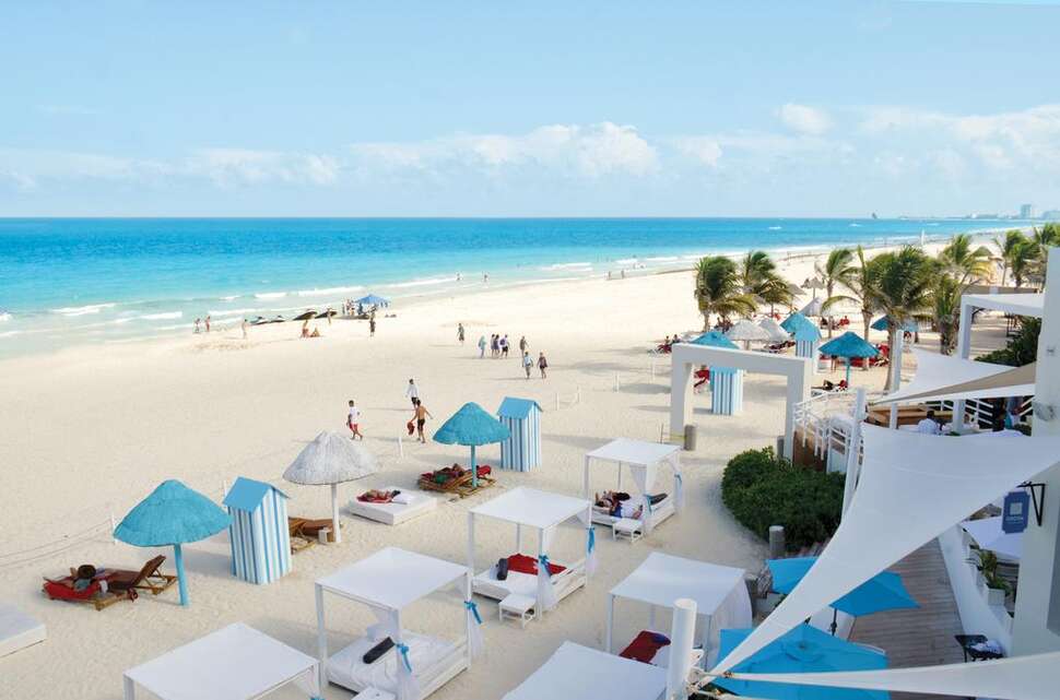Ein Foto vom Strand beim The Pyramid At Grand Oasis