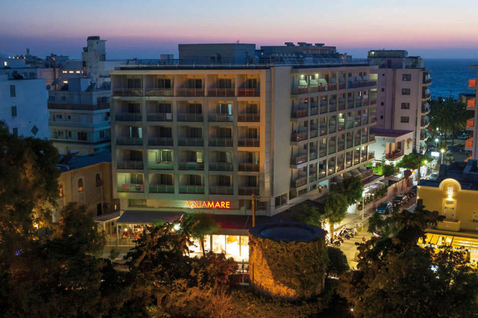 Een foto van de buitenkant van Aquamare City & Beach Hotel