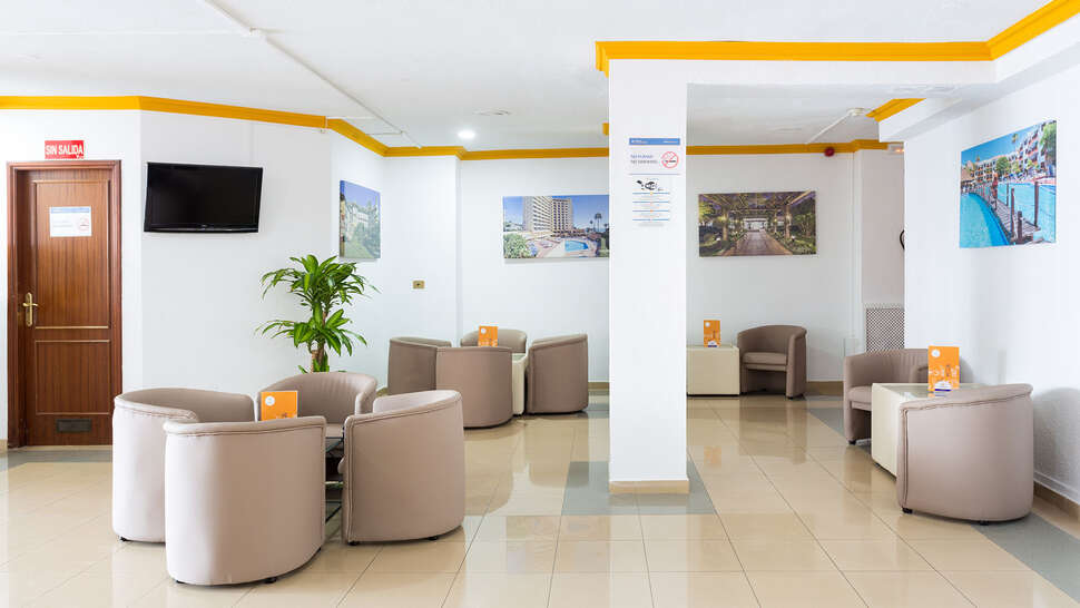 Een foto van het interieur van Globales Acuario Hotel