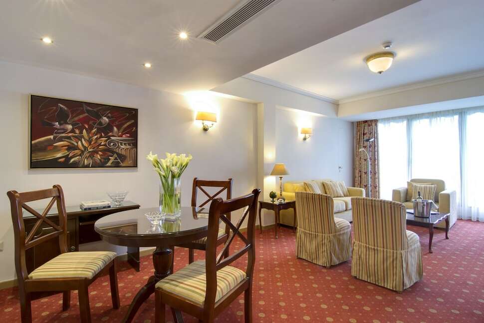 Ein Foto Titania Hotel