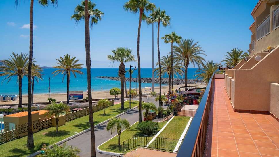 Een foto van de buitenkant van Hotel Coral Compostela Beach