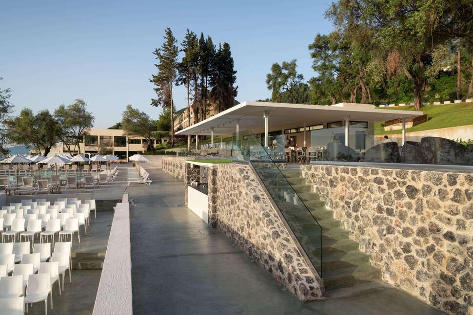 Ein Foto vom Pool im Aeolos Beach Resort