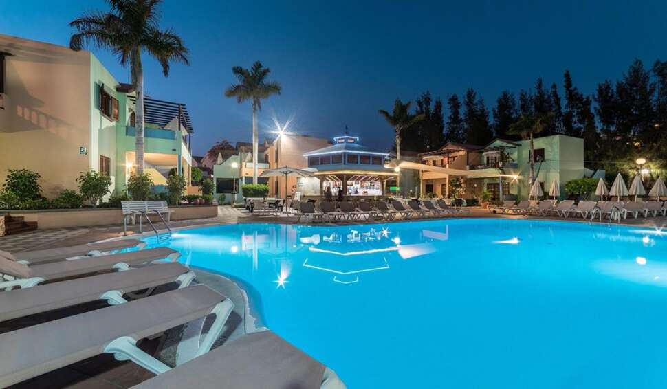 Een foto van het zwembad bij Club Vista Serena