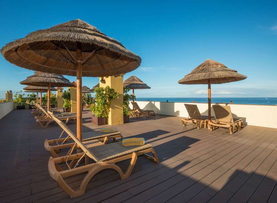 Een foto van het terras bij Hovima Jardin Caleta
