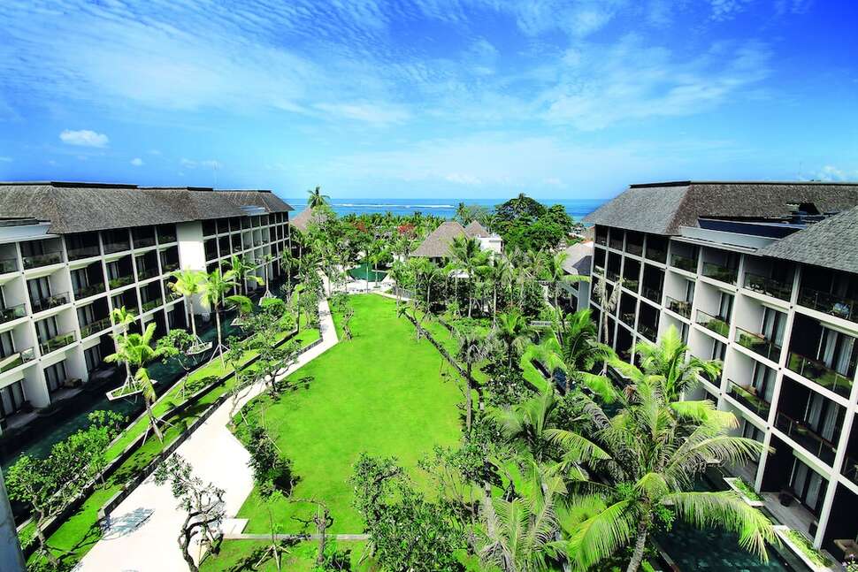 Een foto van de buitenkant van The Anvaya Beach Resort Bali