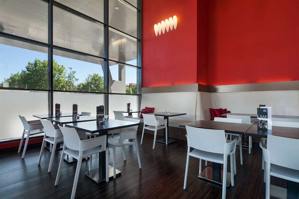 Een foto van de faciliteiten bij Hotel 4 Barcelona