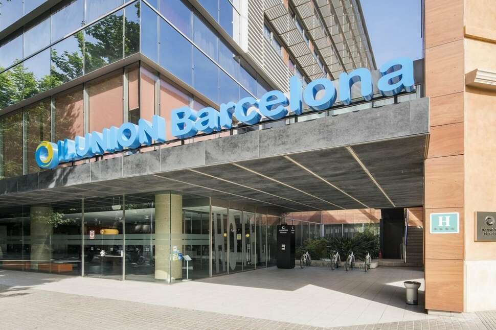 Ein Foto von der Außenansicht des Hotel Ilunion Barcelona