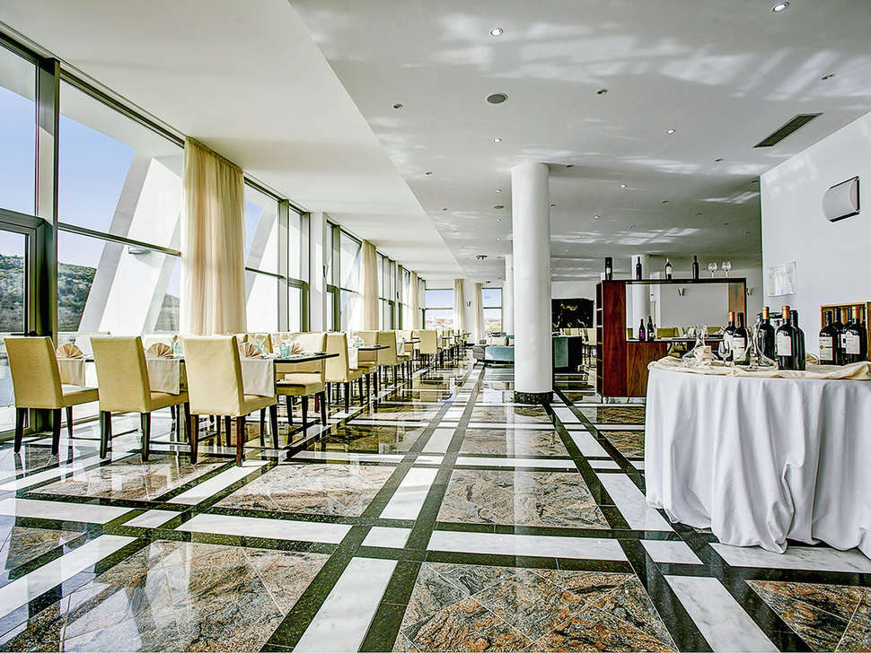 Een foto van de faciliteiten bij Angra Marina Hotel