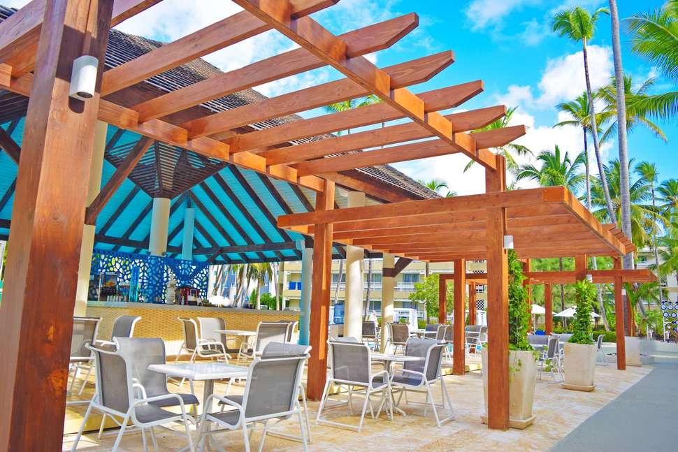 Een foto van het terras bij Vista Sol Punta Cana