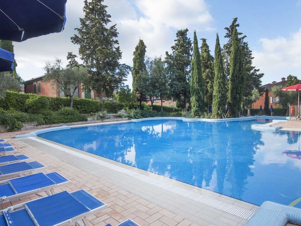 Een foto van het zwembad bij Hotel Villa Paradiso Village