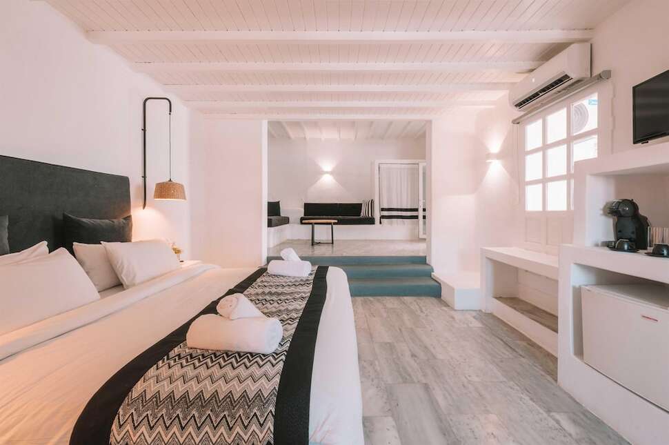 Een foto van Mr & Mrs White Mykonos