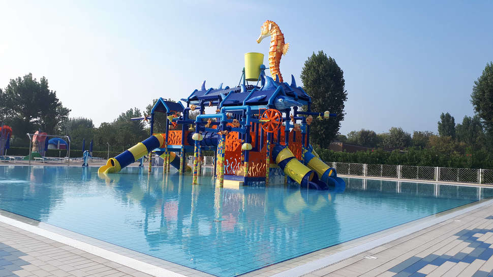 Een foto van het zwembad bij Camping Marina di Venezia