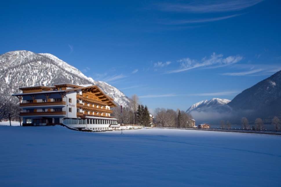 Een foto van de buitenkant van Hotel Bergland & Obertuschenhof