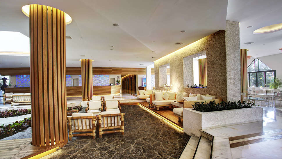 Een foto van het interieur van TUI Magic Life Sarigerme
