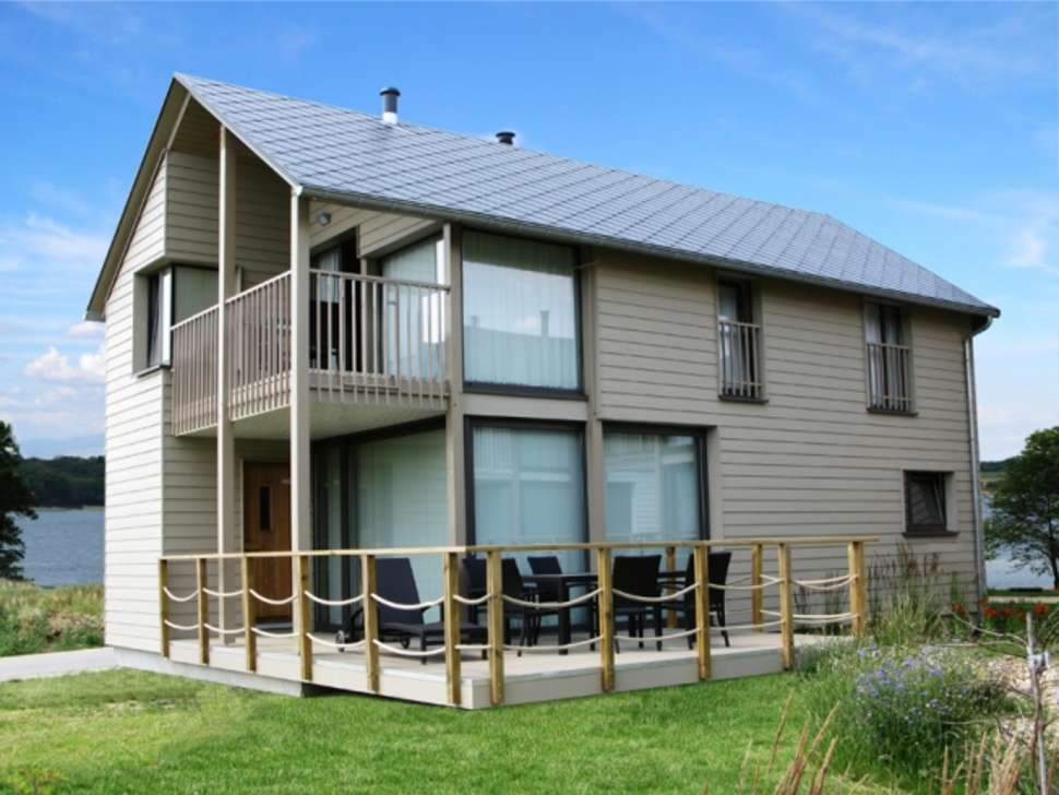 Een foto van de buitenkant van Golden Lakes Village