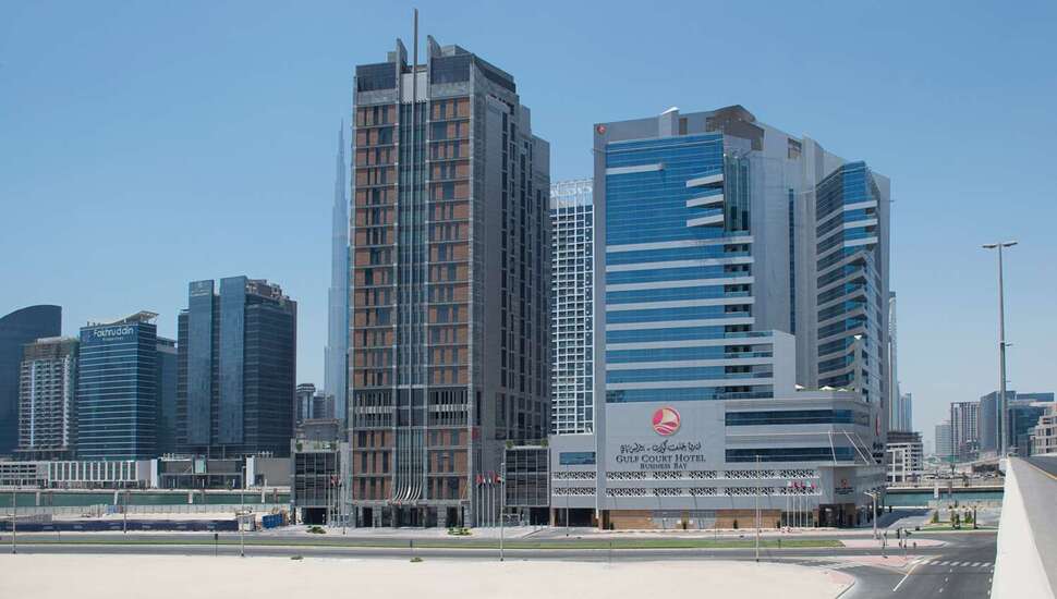 Een foto van de buitenkant van Gulf Court Hotel Business Bay