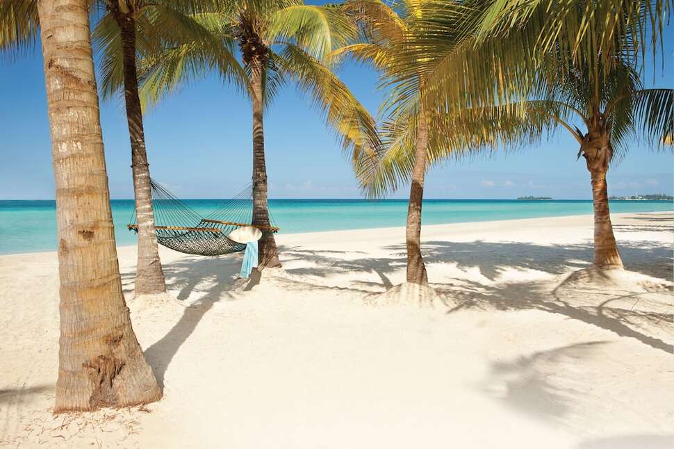 Een foto van het strand bij Hotel Couples Swept Away