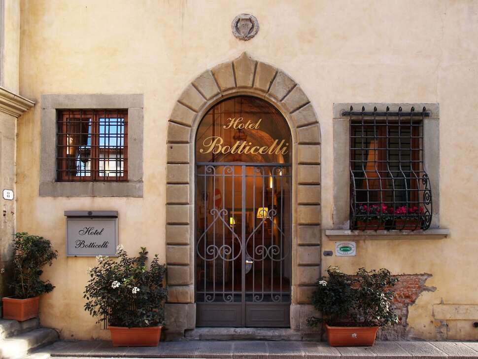 Een foto van de buitenkant van Hotel Botticelli
