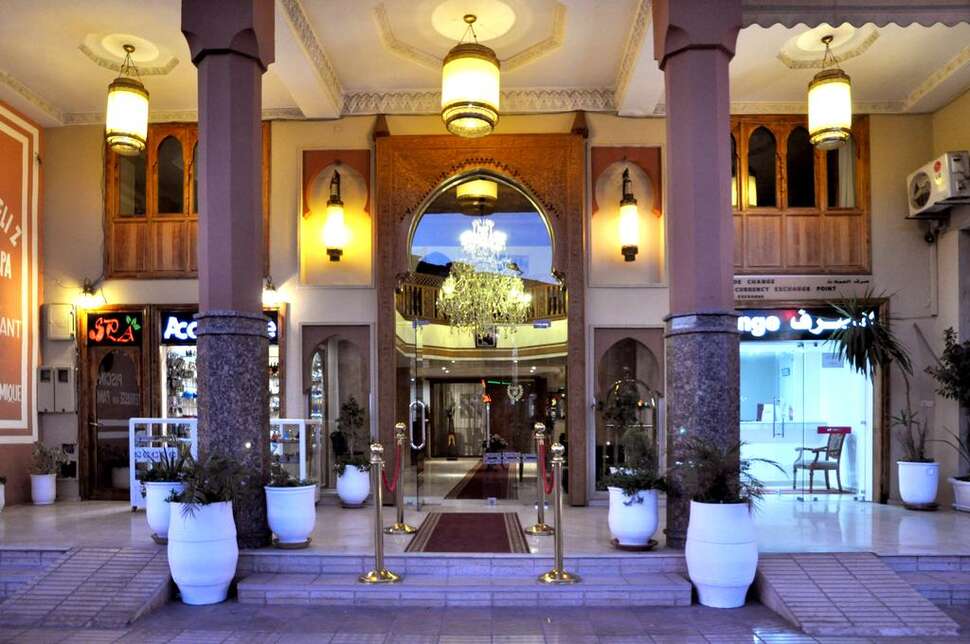 Een foto van de buitenkant van Hotel Mont Gueliz