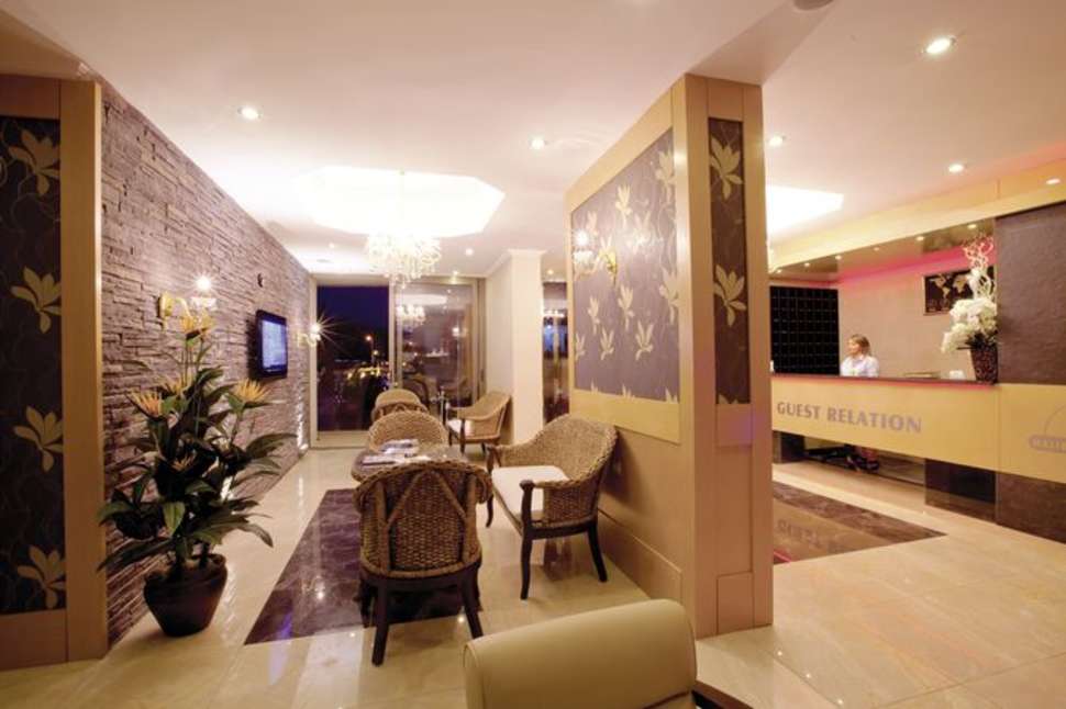 Ein Foto vom Innenbereich im Aurasia Beach Hotel