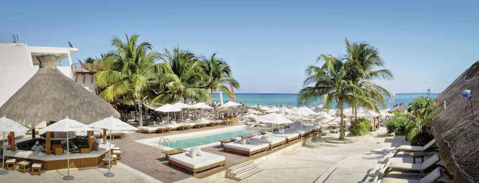 Een foto van het zwembad bij Nina Hotel & Beach Club