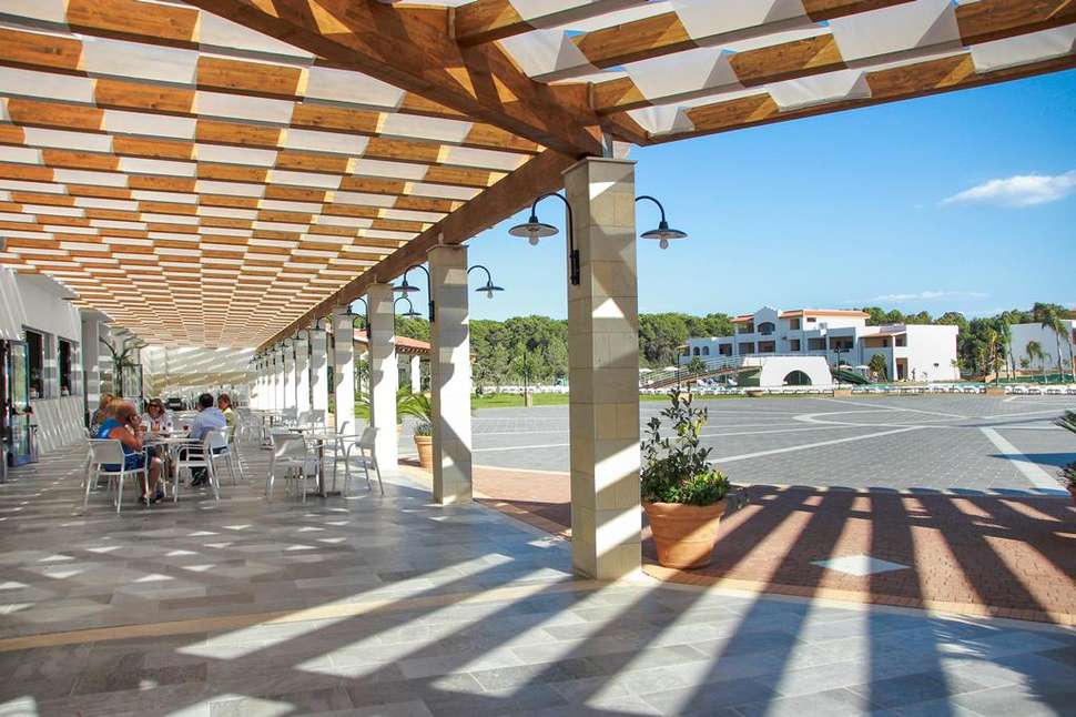 Een foto van de buitenkant van Danaide Resort