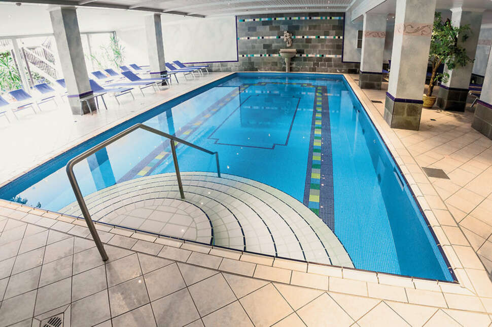 Een foto van het zwembad bij Hotel Alpenhof St. Jakob