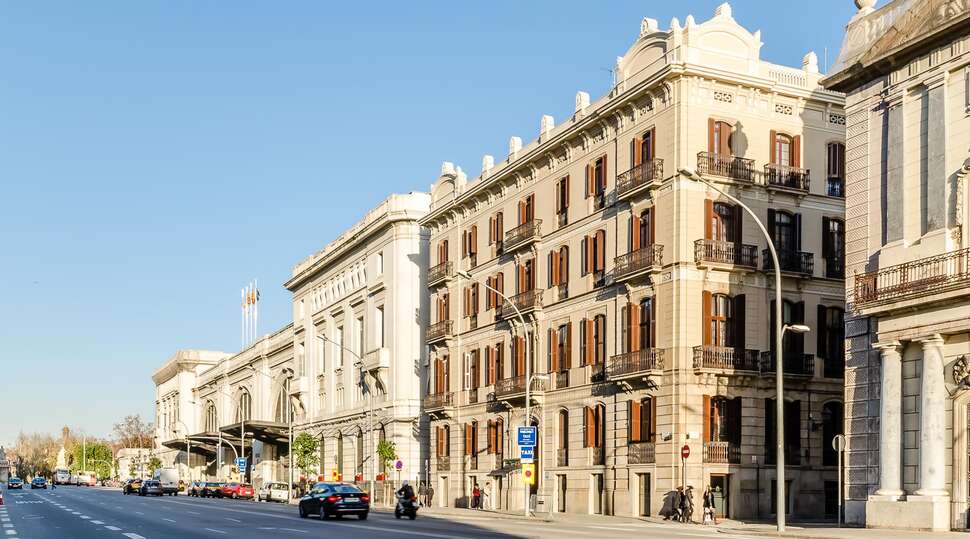 Een foto van de buitenkant van Ciutadella Barcelona