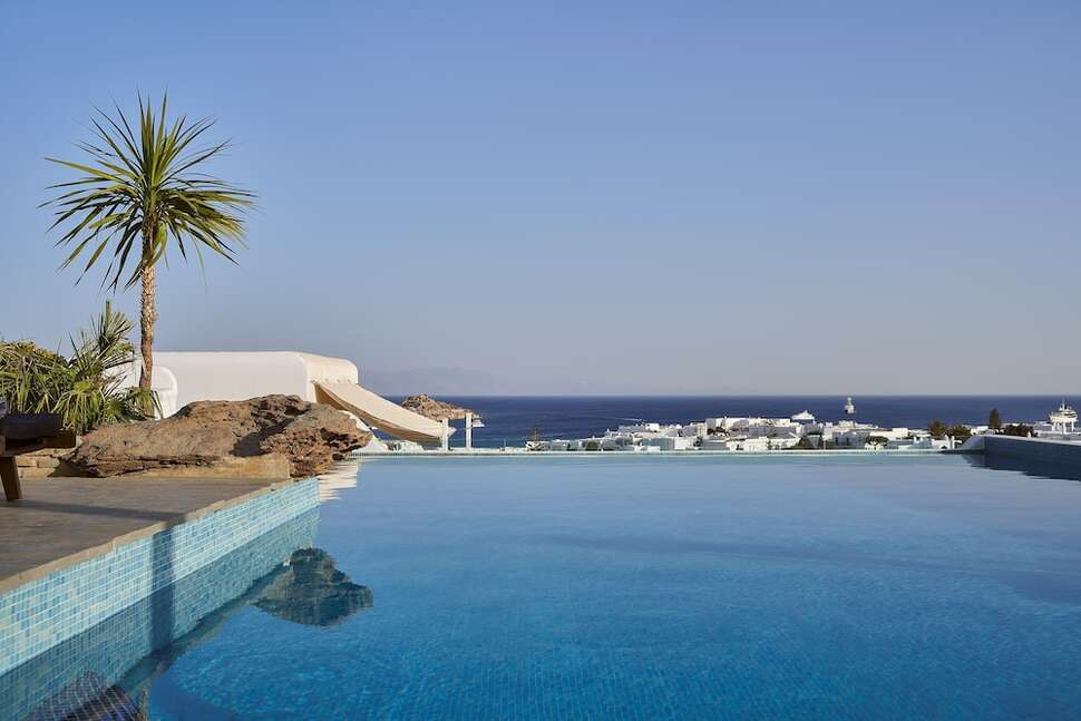 Een foto van Mr & Mrs White Mykonos