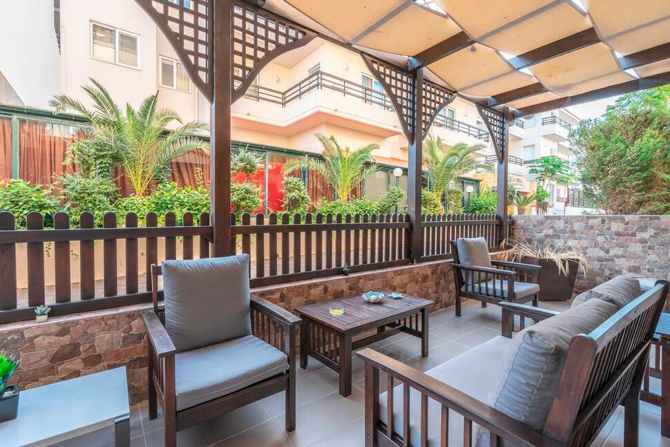 Ein Foto von der Terrasse im Filmar Hotel
