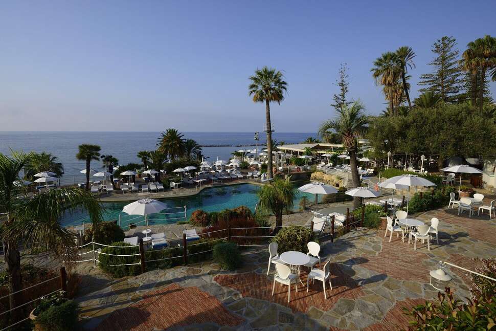 Ein Foto vom Pool im Royal Hotel San Remo