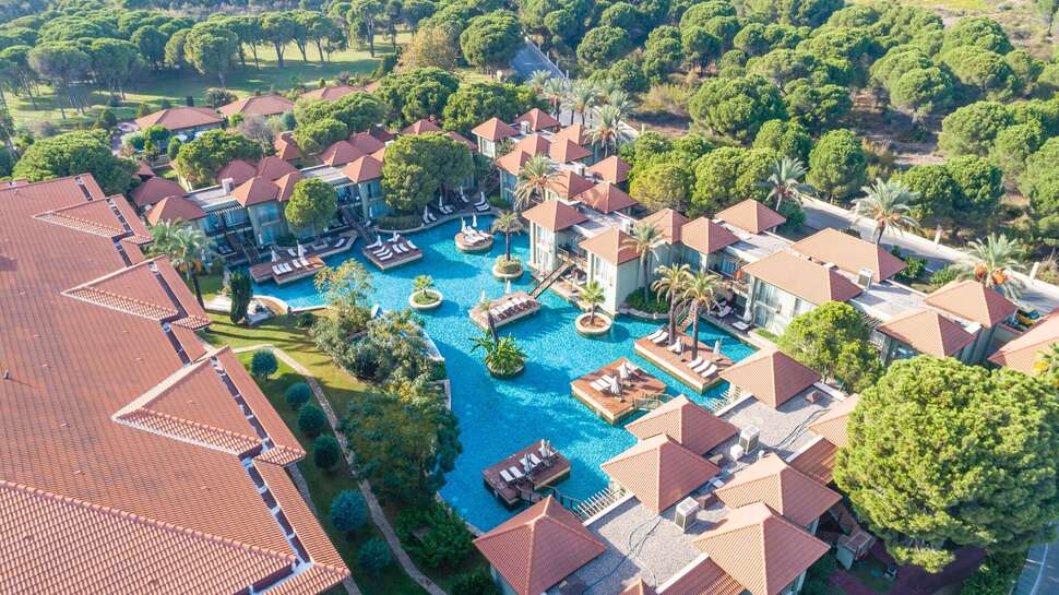 Een foto van het zwembad bij IC Hotels Residence