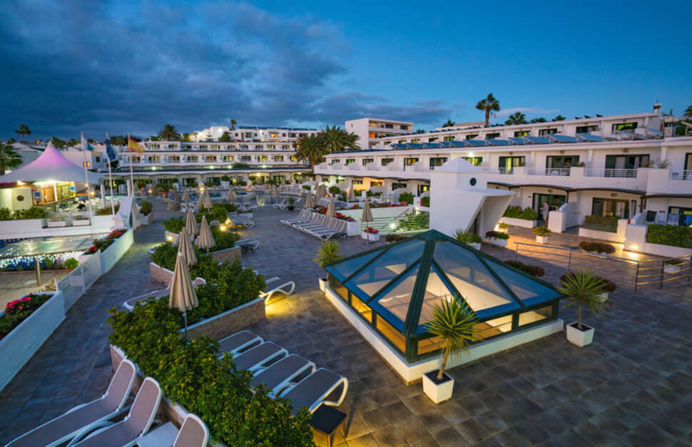Een foto van de buitenkant van Relaxia Lanzaplaya Appartementen