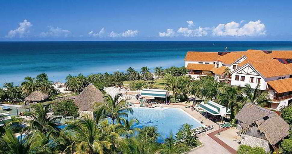 Ein Foto vom Pool im Iberostar Bella Costa