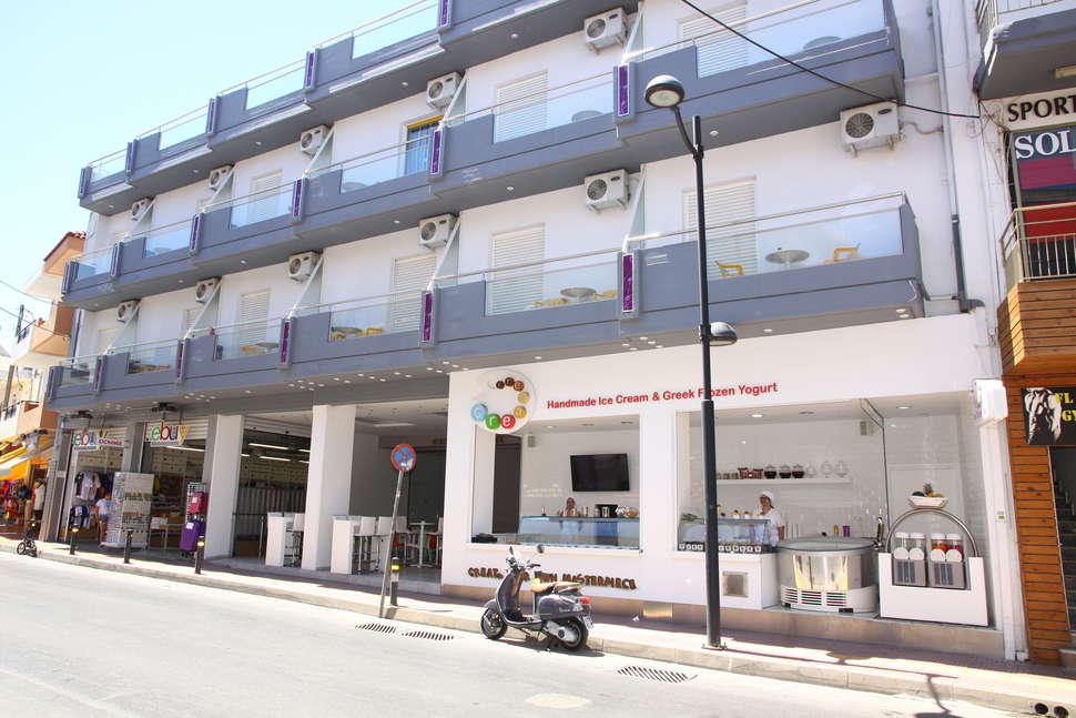 Een foto van de buitenkant van Hotel Porto Plazza