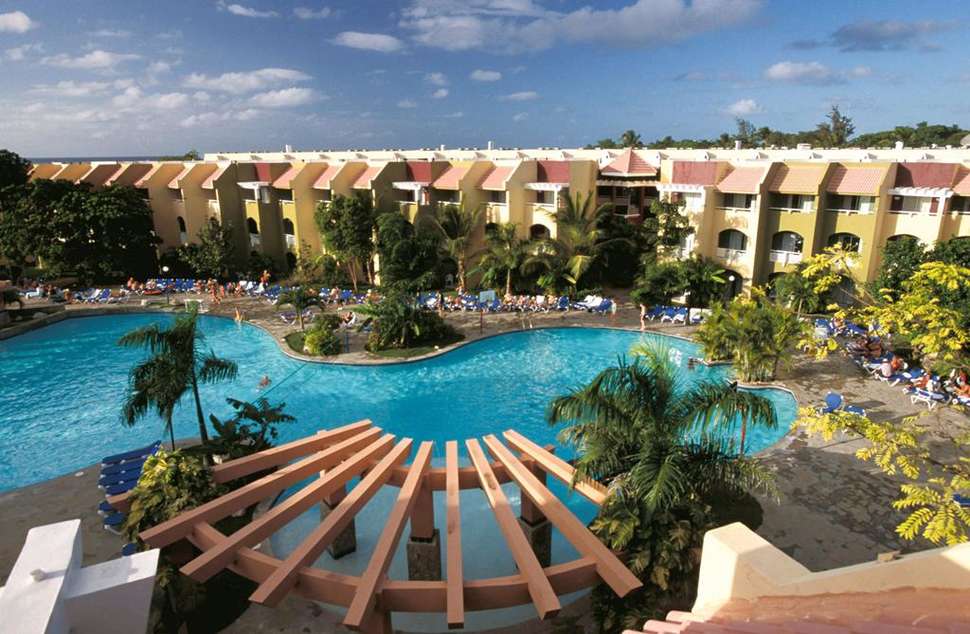 Ein Foto von einer Übersicht des Casa Marina Beach & Reef Resort