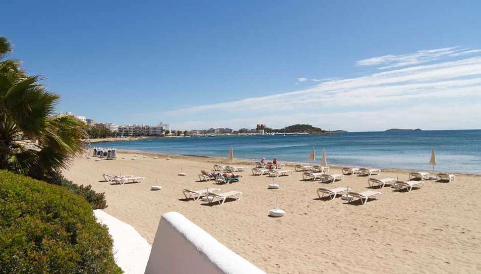 Ein Foto vom Strand beim Hotel Riomar