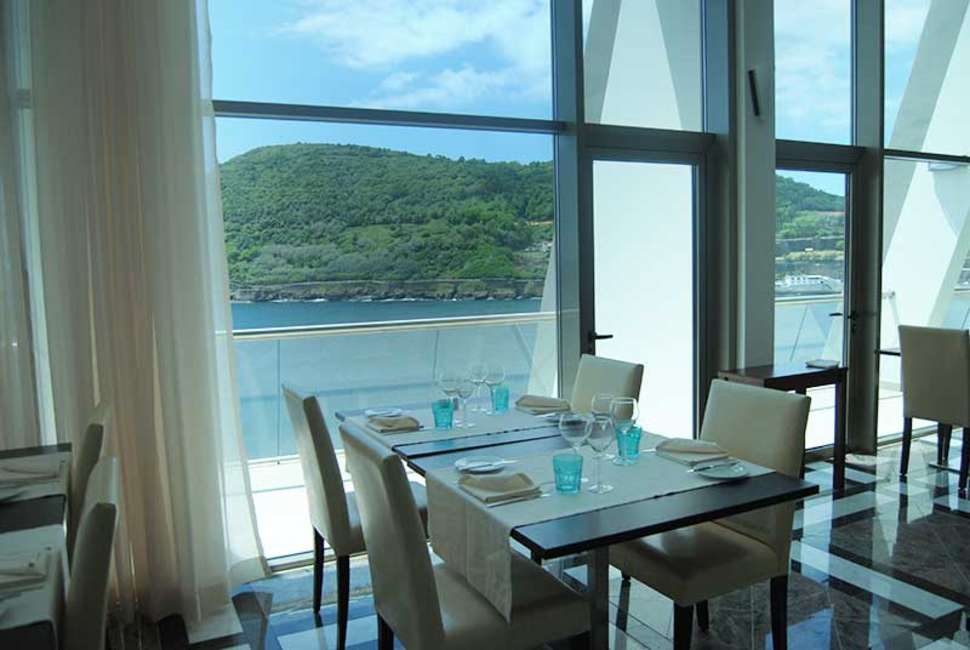 Een foto van de faciliteiten bij Angra Marina Hotel