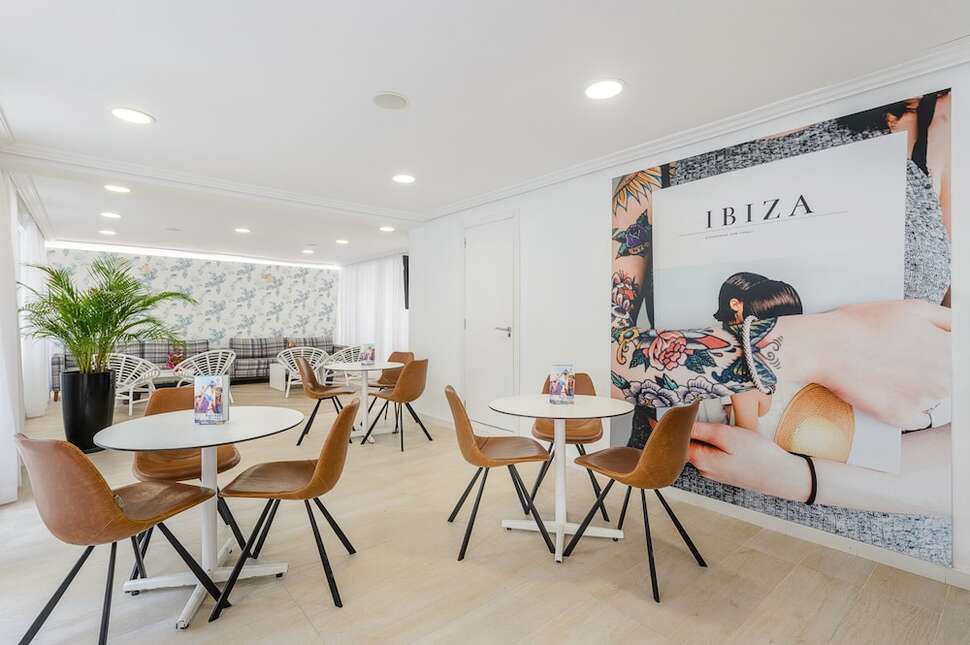 Een foto van het interieur van Hotel Vibra Lei Ibiza