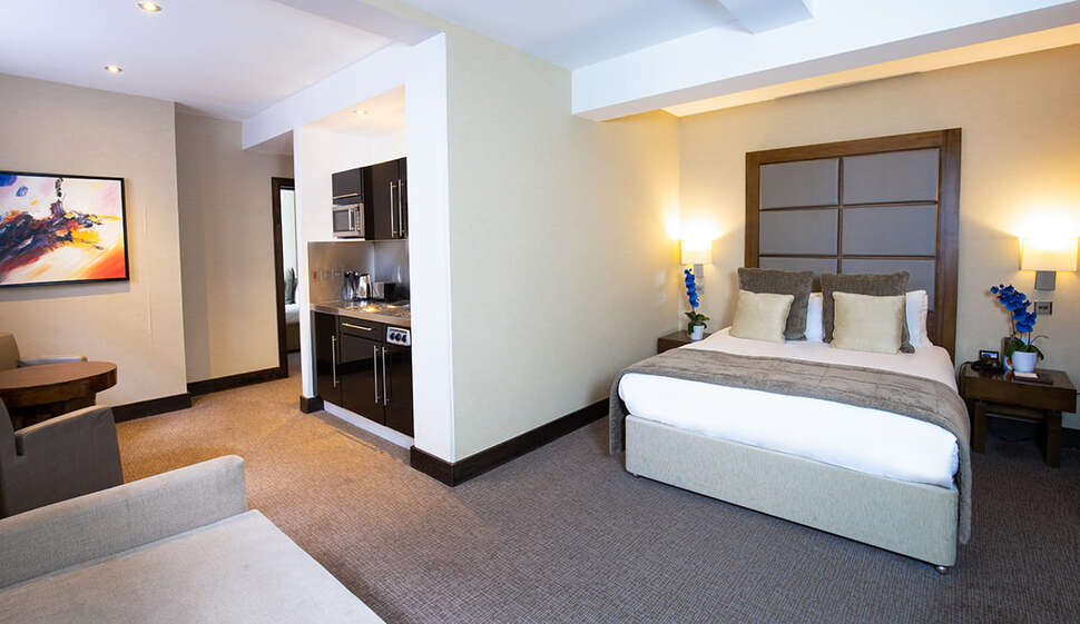 Ein Foto Tower Suites by Blue Orchid Hotels