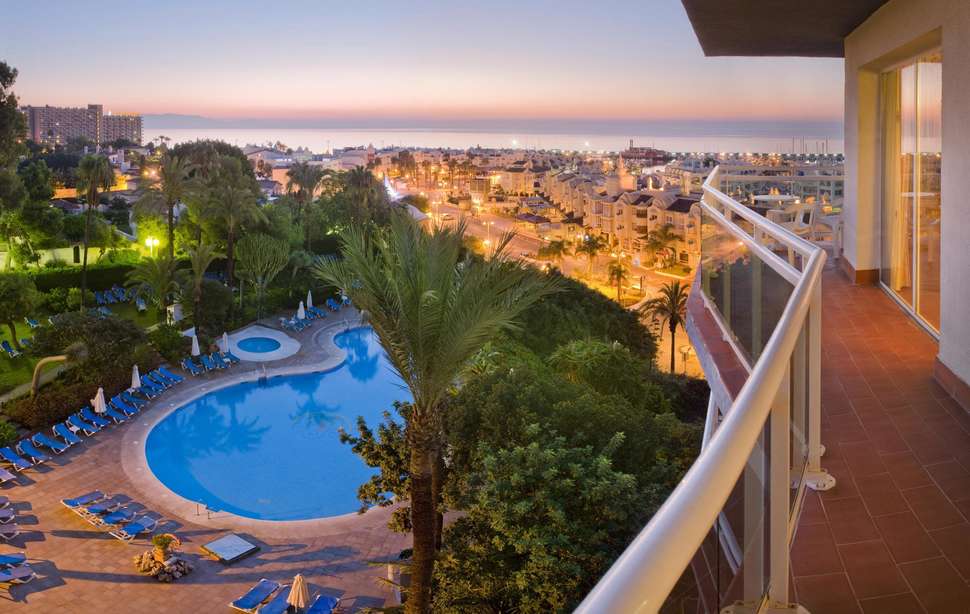 Een foto van het zwembad bij Hotel Palmasol