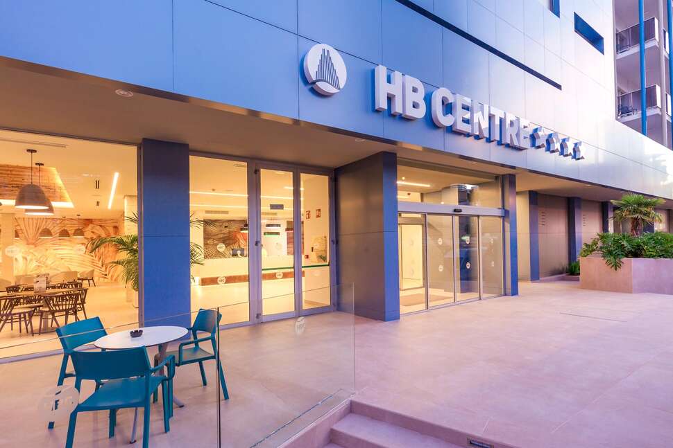 Een foto van de buitenkant van Hotel Benidorm Centre