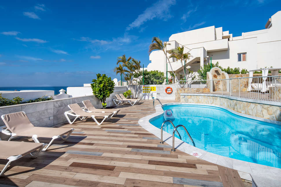 Een foto van het zwembad bij Appartementen Livvo Garden & Sea Boutique Lodging