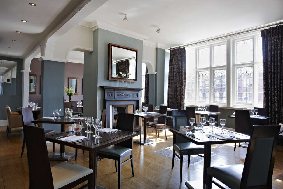 Een foto van The Crown Hotel London