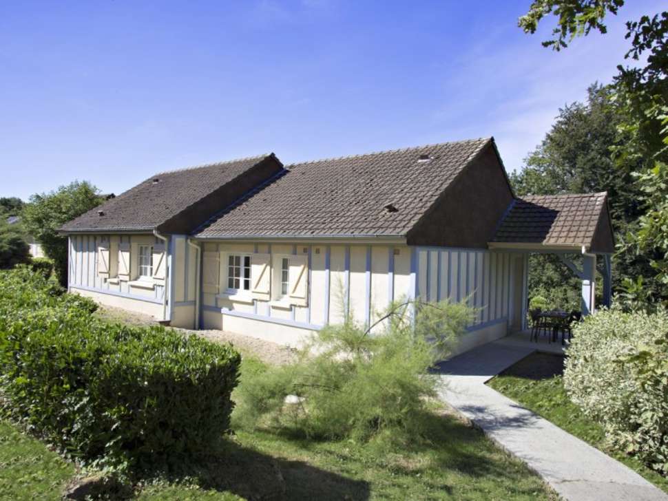 Een foto van de buitenkant van Pierre & Vacances Village Club Normandy Garden