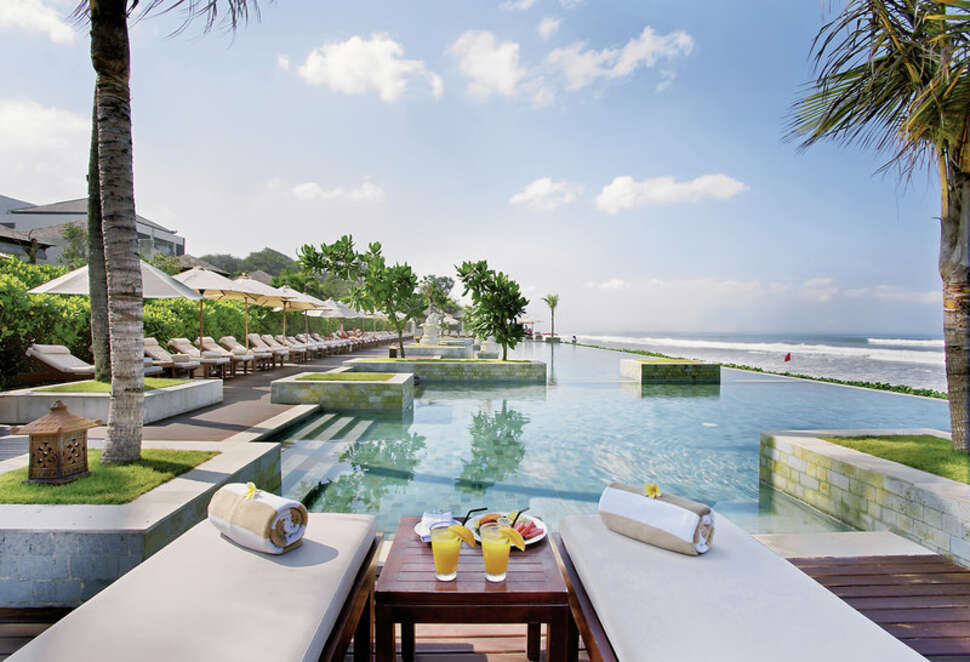 Ein Foto vom Pool im The Seminyak Beach Resort & Spa