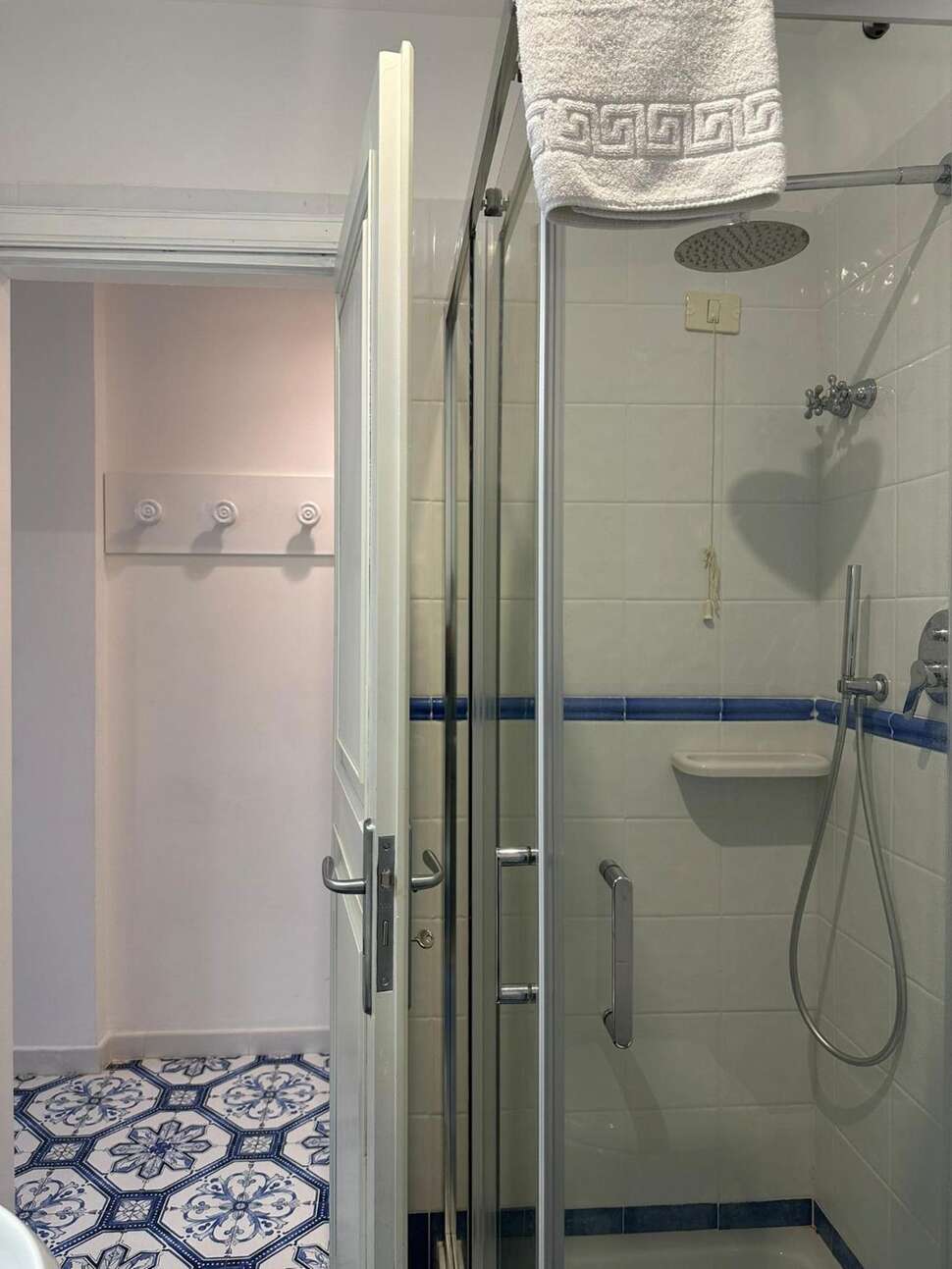 Een foto van America Hotel