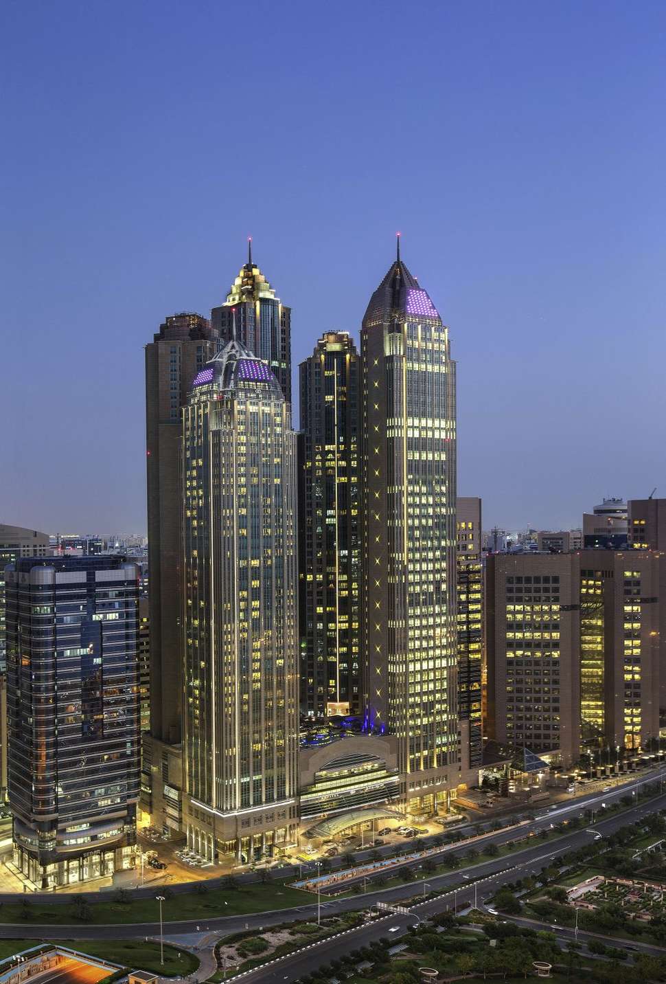 Ein Foto von der Außenansicht des Sofitel Abu Dhabi Corniche